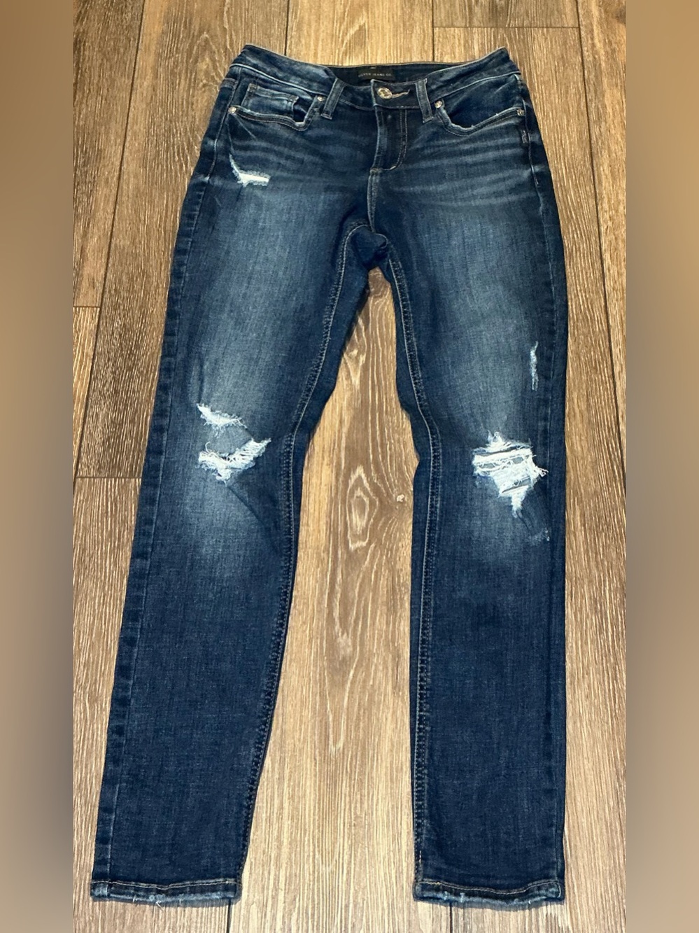 Silver Jeans Co. Suki Skinny W26/L27 Dark Wash Distressed Jeans